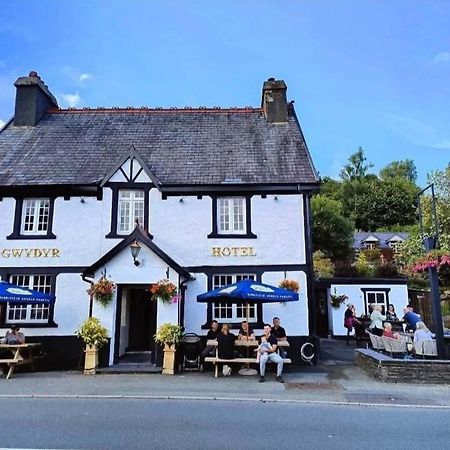 Y Gwydyr Hotel - Dolwyddelan Kültér fotó