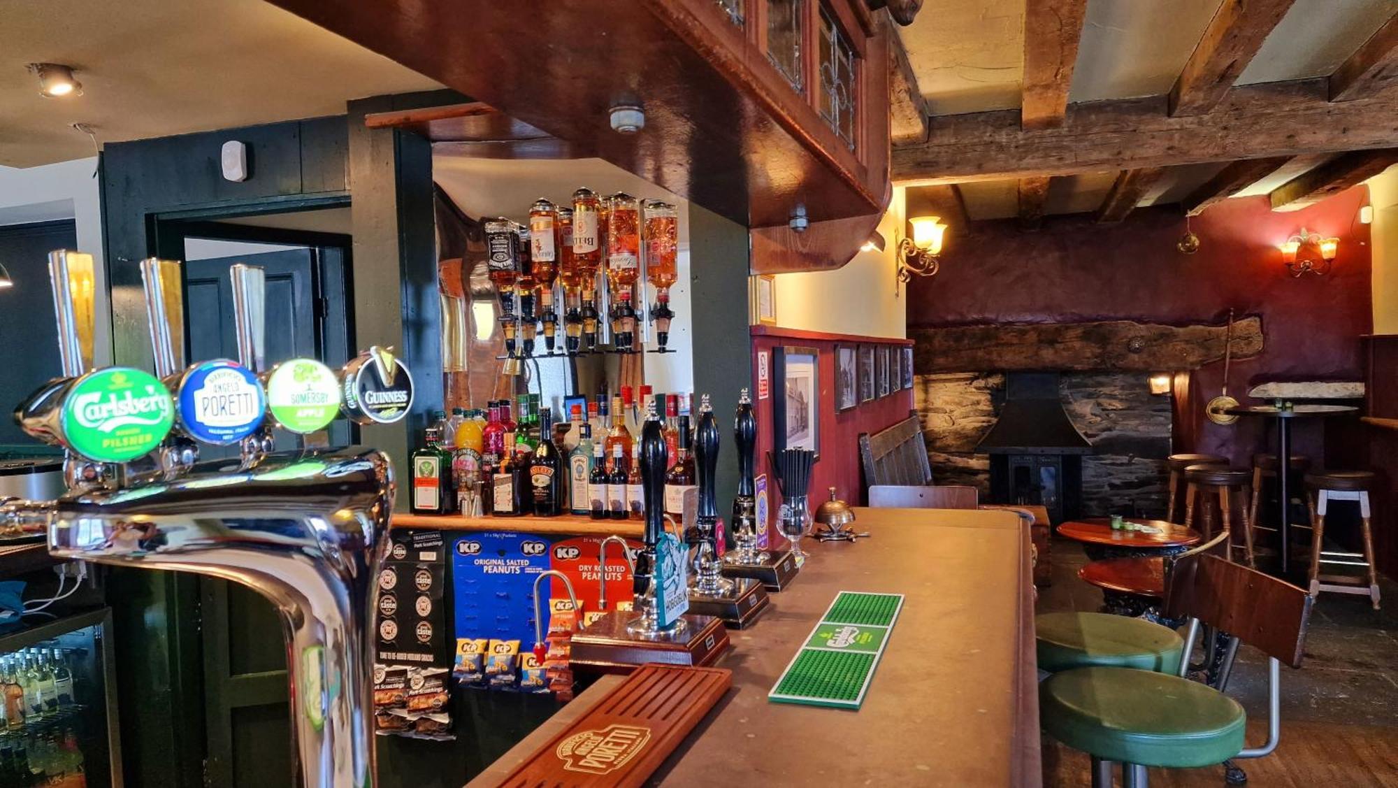 Y Gwydyr Hotel - Dolwyddelan Kültér fotó