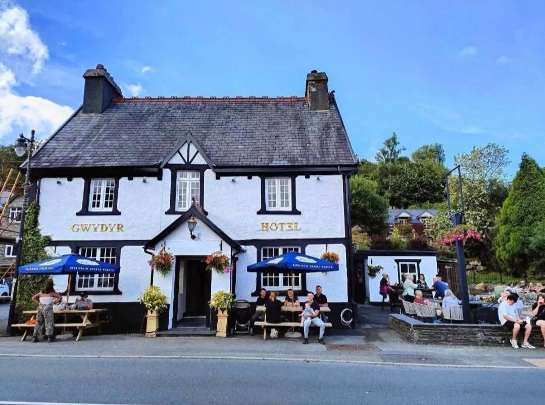 Y Gwydyr Hotel - Dolwyddelan Kültér fotó